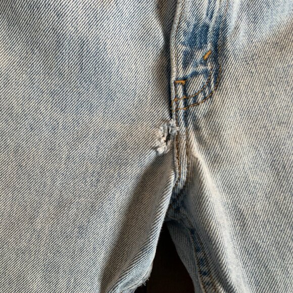 1 PR. LEVI'S 505 JEANS, 34 X 34, REGULAR FIT, STRAIGHT LEG, WELL WORN/DISTRESSED - Picture 3 of 7